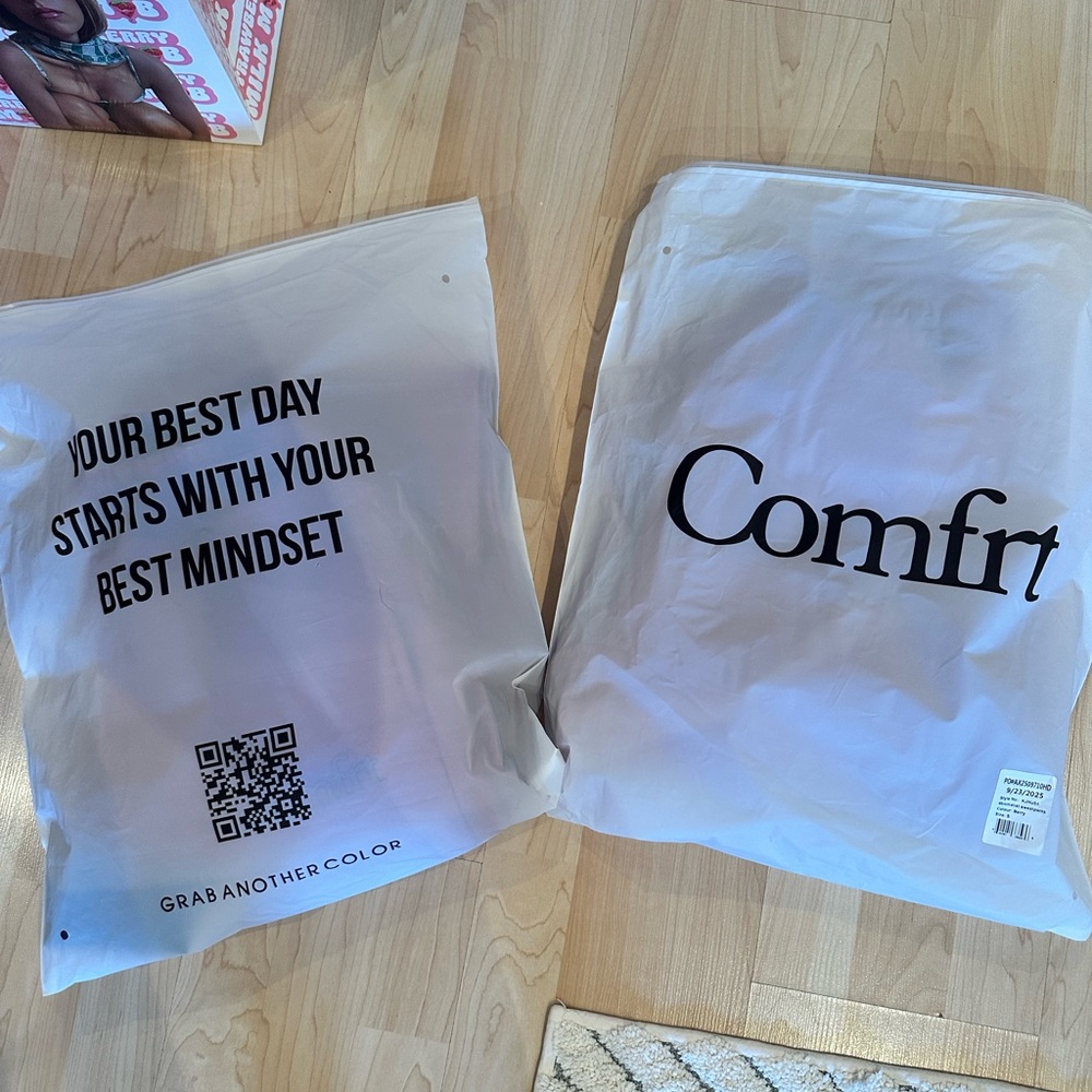 BNWT COZIEST SWEATS EVER SIZE XS FITS BIG - Picture 4 of 6